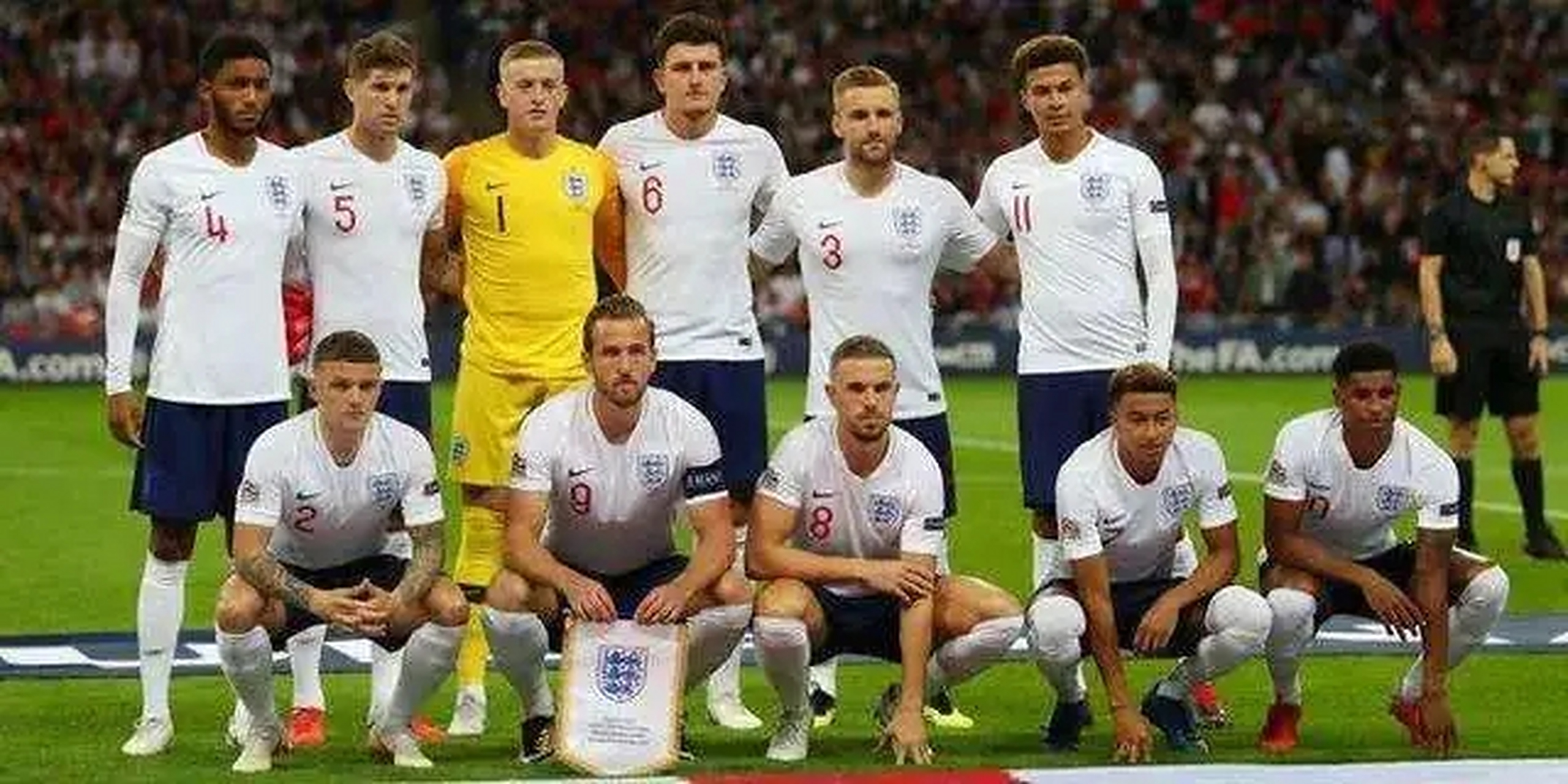 包含传奇重现！英格兰再登小组头名宝座的词条