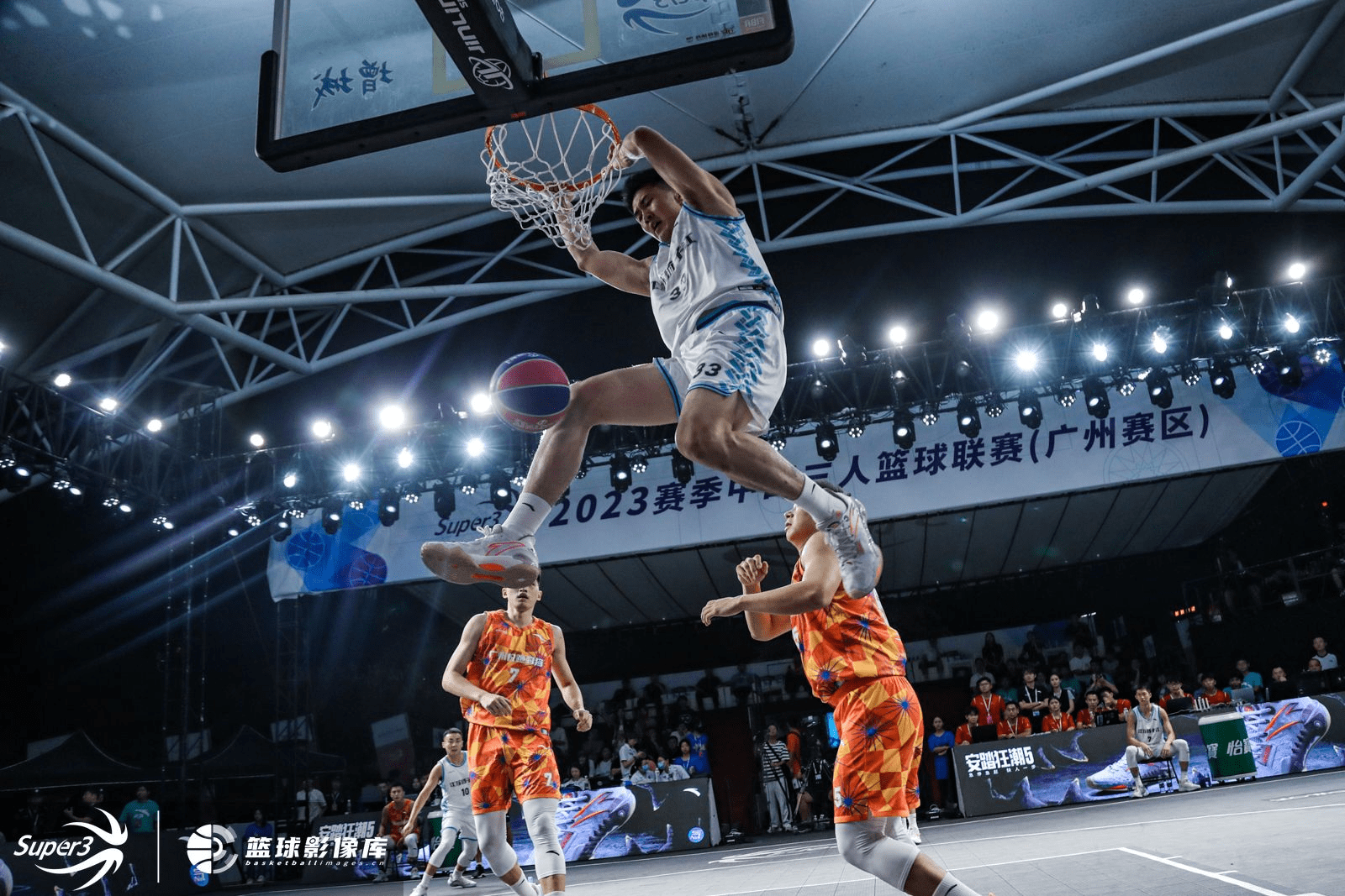 乐鱼体育app-拿坡里主场大胜对手升至联赛第二的简单介绍