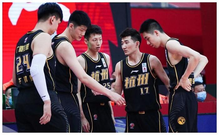 乐鱼体育vip注册-亚洲足球冠军杯赛场上激烈对决,卫冕冠军鏖战