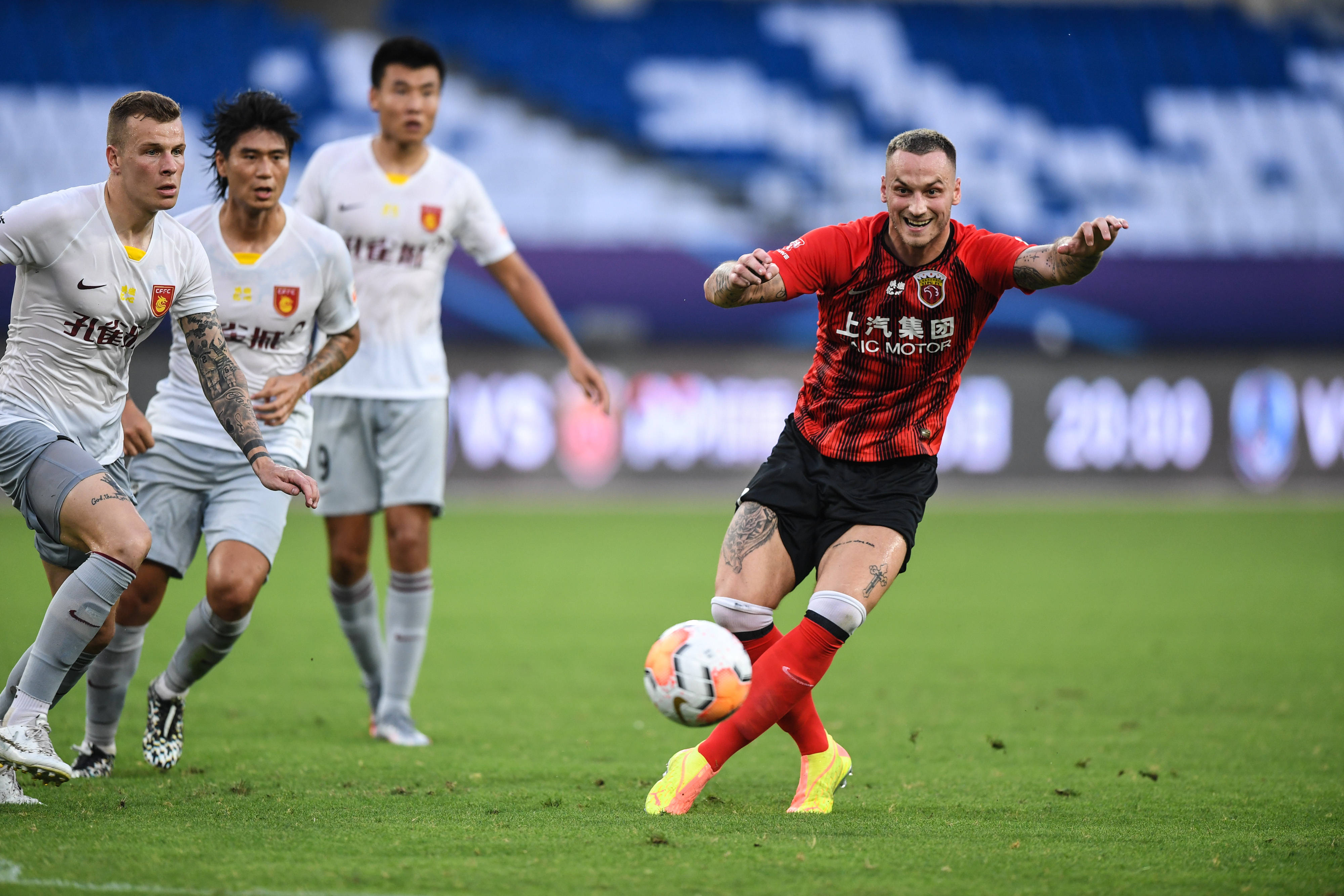 乐鱼体育在线-包含河北华夏幸福主场战平上海上港,积分榜暂居中游的词条