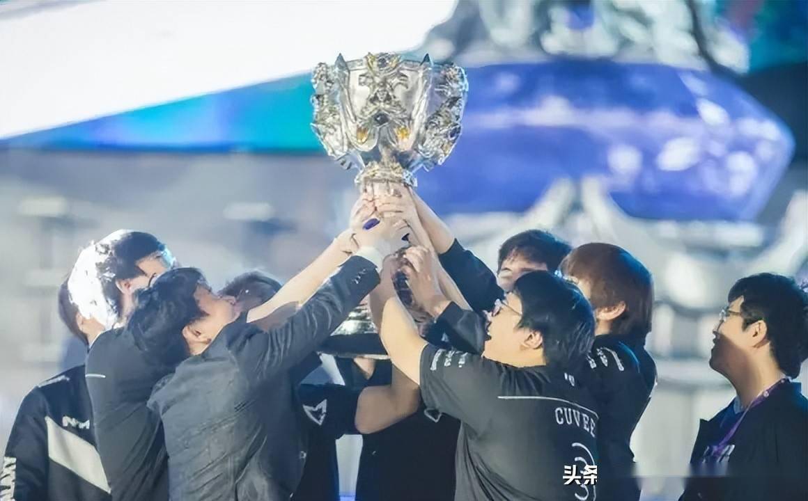 摩洛哥女篮凭借团队力量,夺得冠军 摩洛哥女篮凭借团队力量,夺得冠军