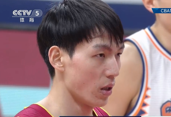 湖北队中锋表现出色,球队士气高涨备战下一场的简单介绍 湖北队中锋表现出色,球队士气高涨备战下一场的简单介绍