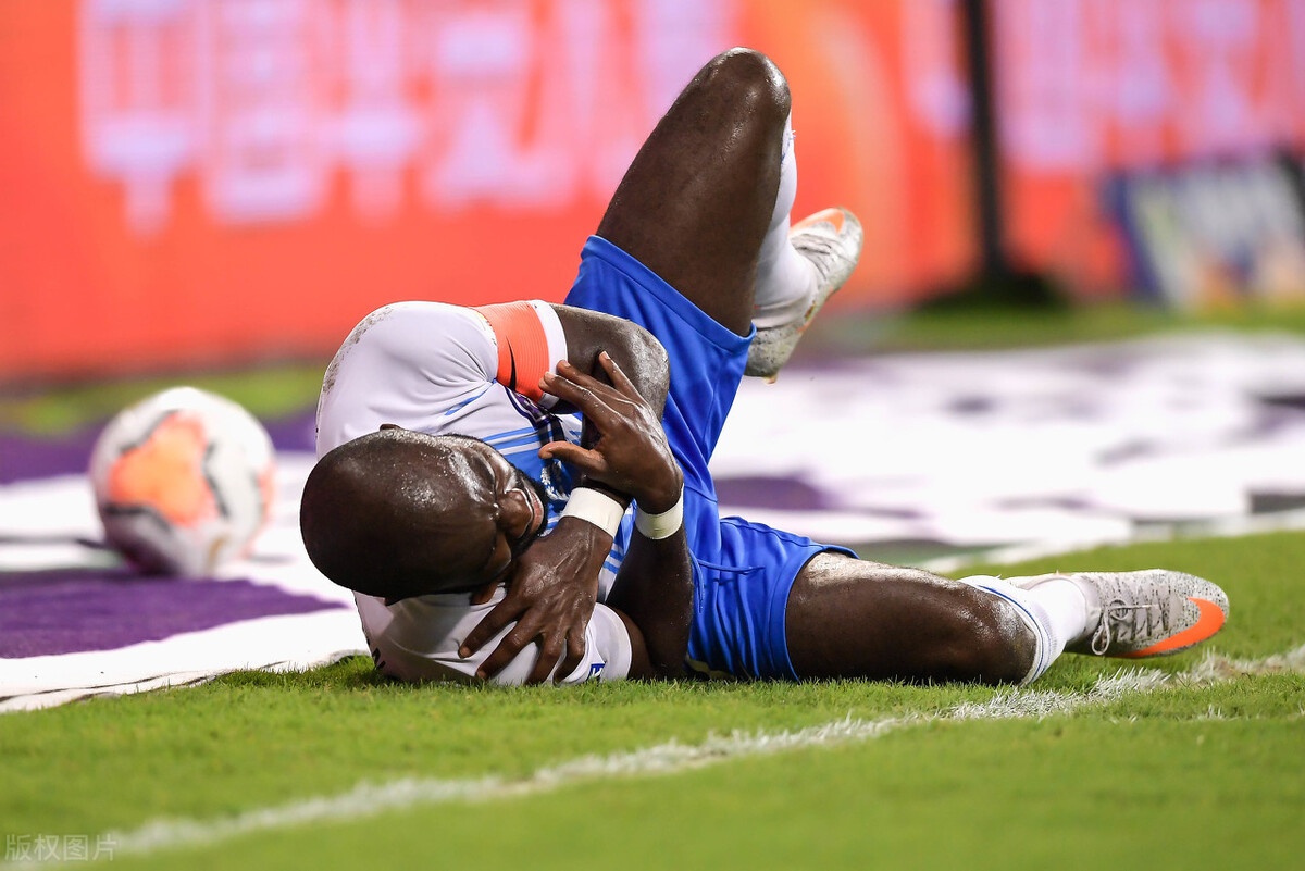 乐鱼体育官方-泰达客场被申花绝杀,全取三分