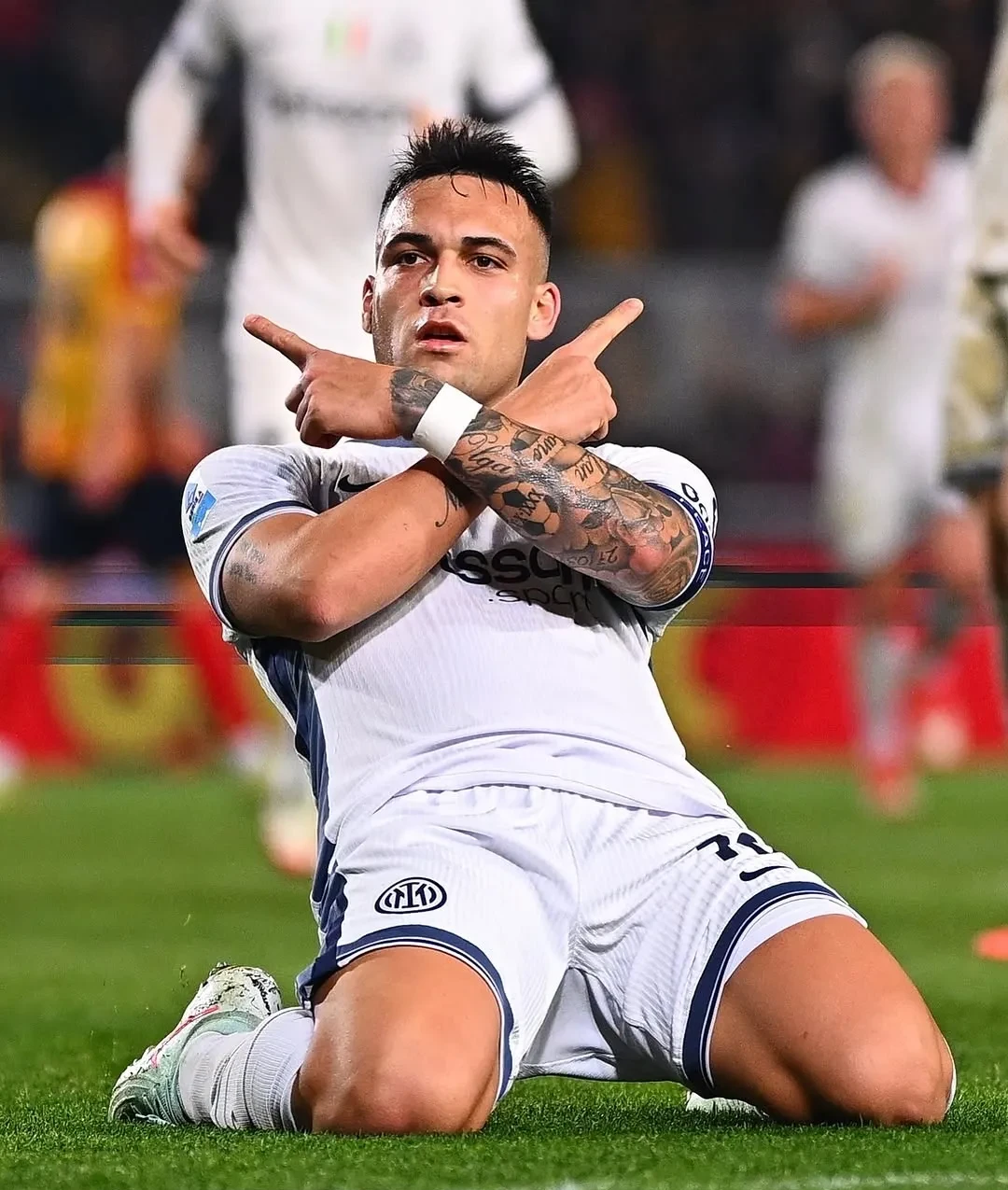 包含劳塔罗代表国家队出征比赛,首秀表现令人期待的词条 包含劳塔罗代表国家队出征比赛,首秀表现令人期待的词条