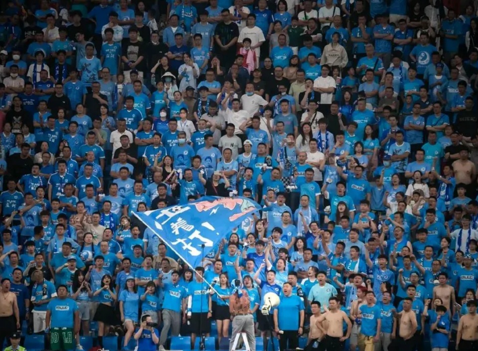 大连人队在比赛中表现出色,积分上升 大连人队在比赛中表现出色,积分上升