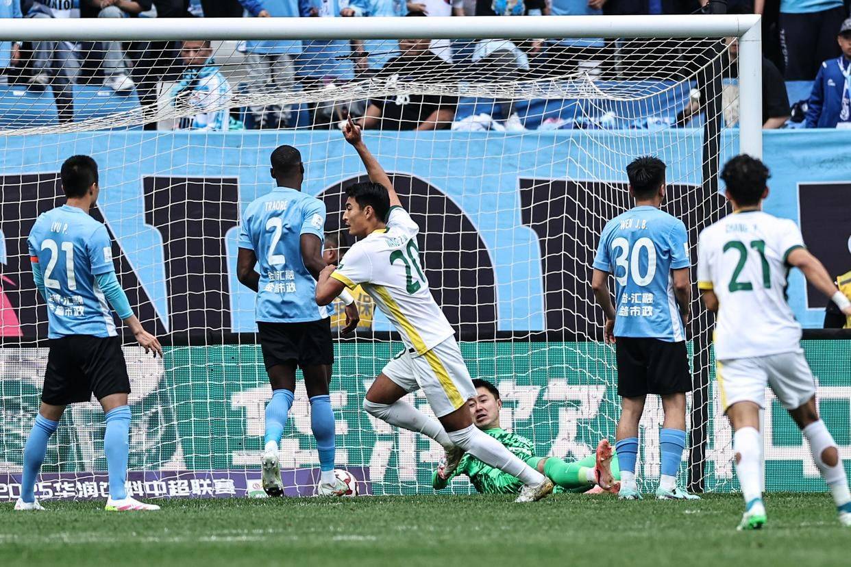 关于上海申花主场迎战青岛黄海，团结一心的信息