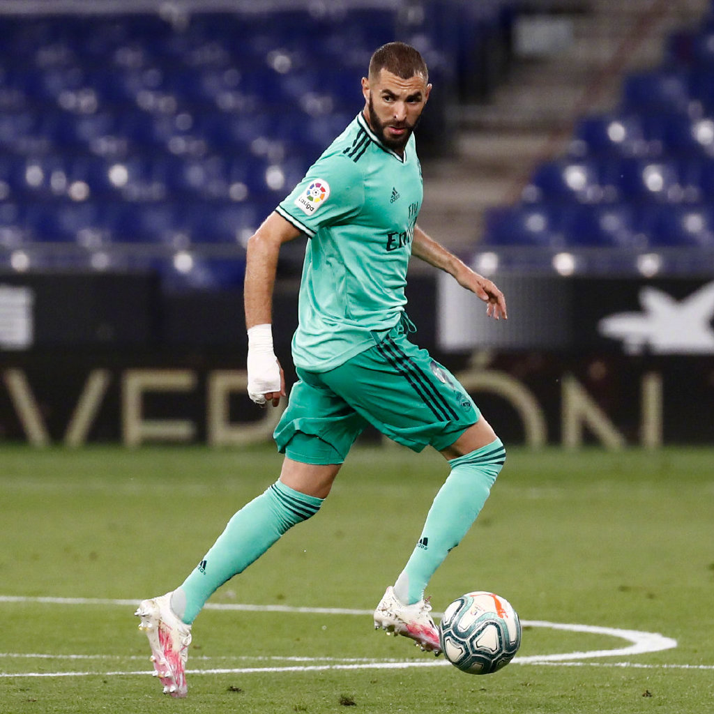 埃瓦尔在主场取得关键胜利,保级前景乐观的简单介绍 埃瓦尔在主场取得关键胜利,保级前景乐观的简单介绍